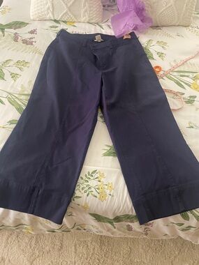 Duluth Trading Co Navy Capris
